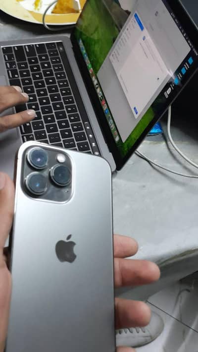 Apple iPhone 13 Pro
