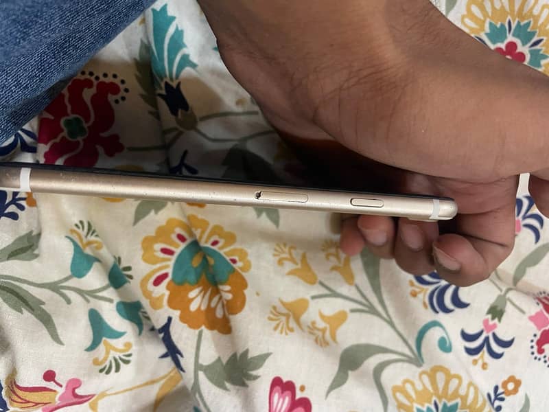 Apple iPhone 7 2