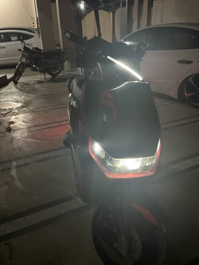 Evee gen-Z Electric scooty-4 months used