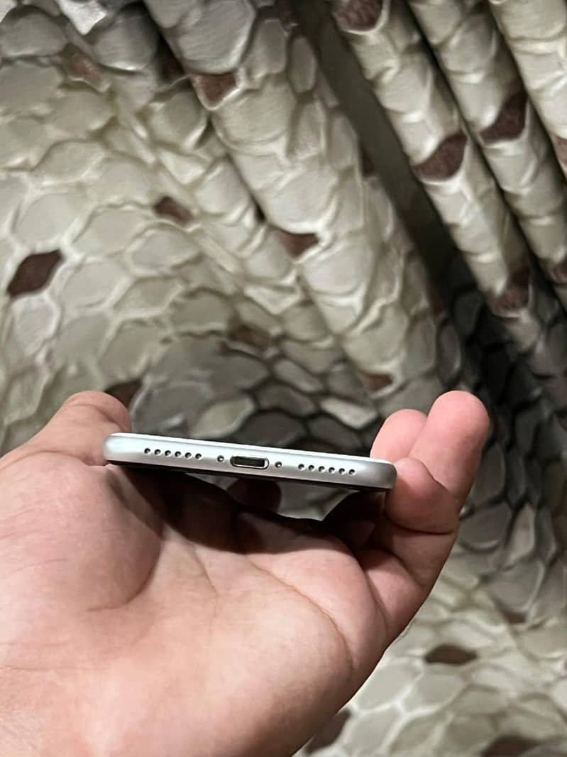 Apple iPhone SE 3