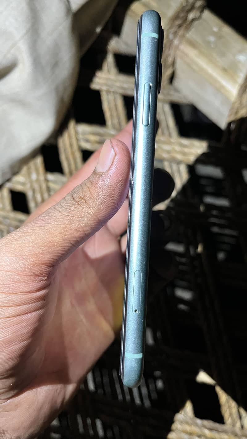 Apple iPhone 11 3