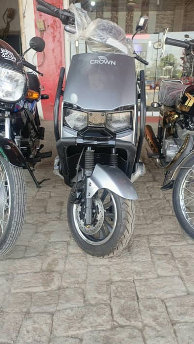 Crown Flash E-Scooty