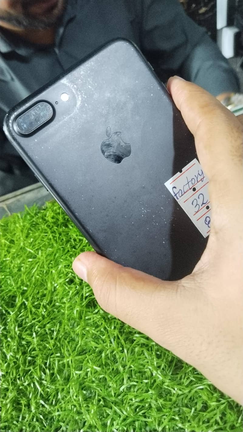 Apple iPhone 7 2