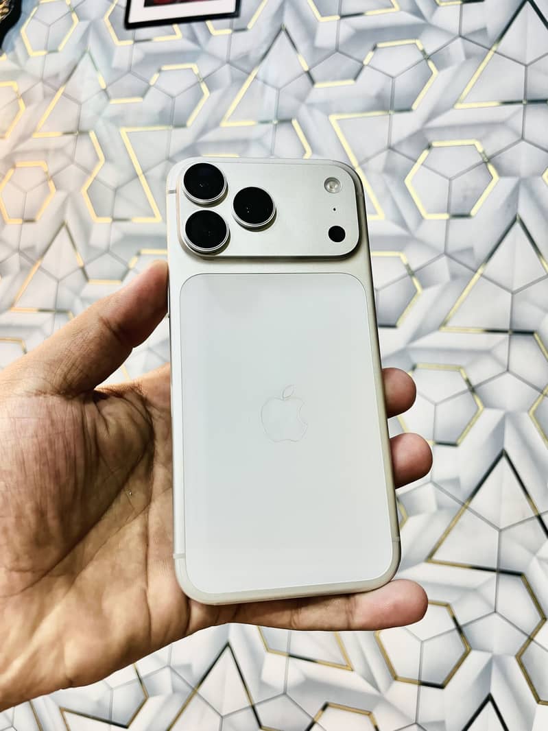 Apple iPhone 17 Pro Max 0