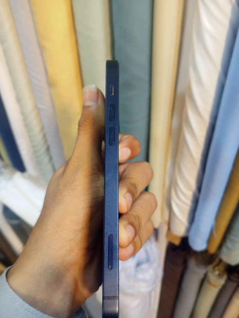 Apple iPhone 12 2