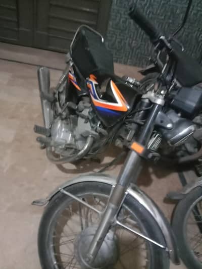 CG 125 black 18 model