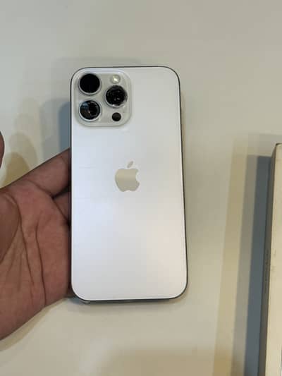Apple iPhone 16 Pro Max