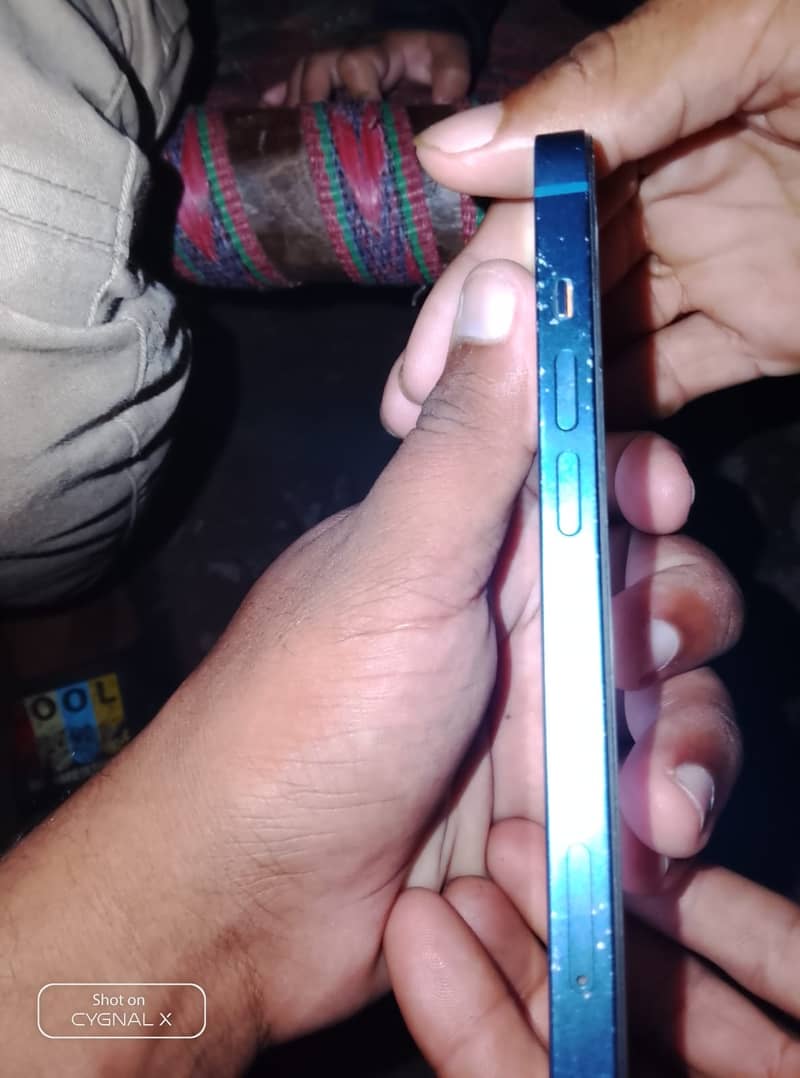 Apple iPhone 13 6