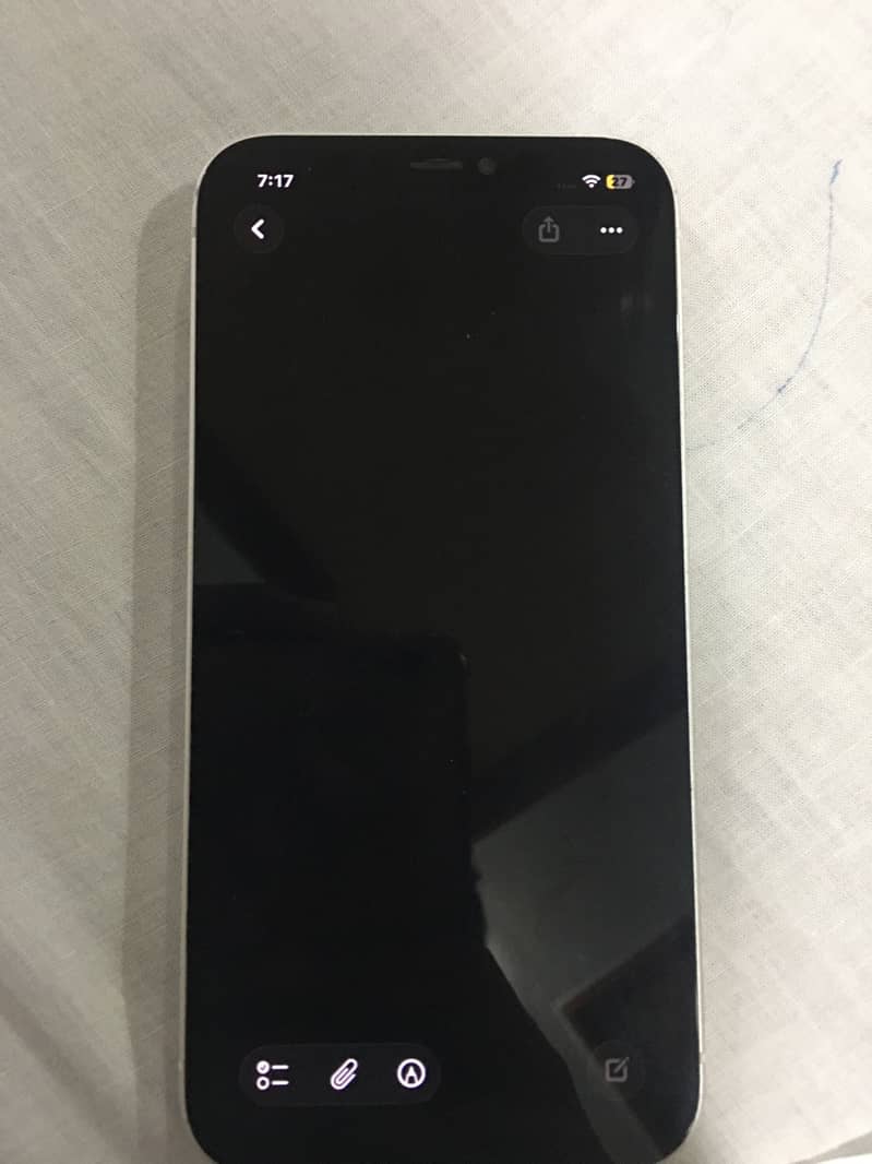Apple iPhone 12 4
