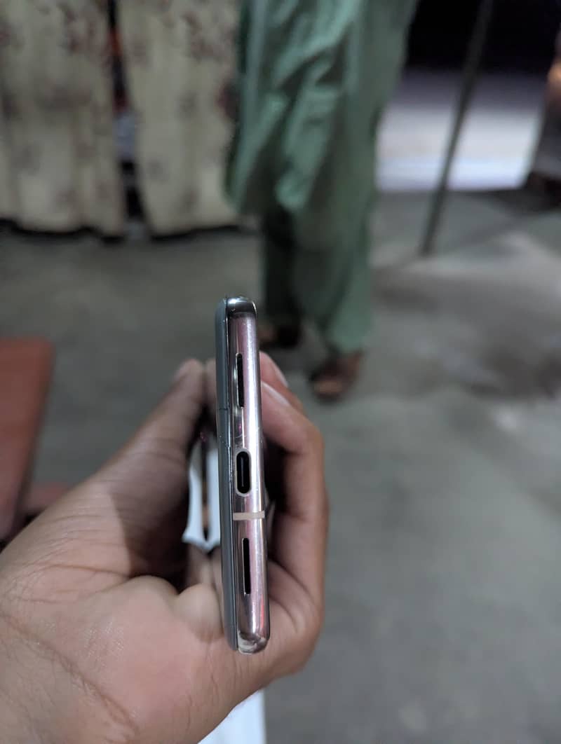Google Pixel 7 Pro 6