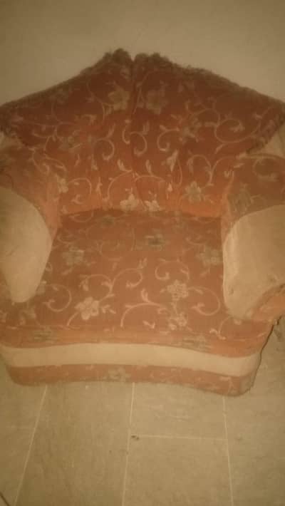 sofa set 3 jis ko chaiye lely Kal to 8 date