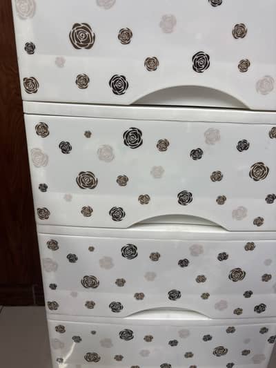 6 drawer cupboard white in colour