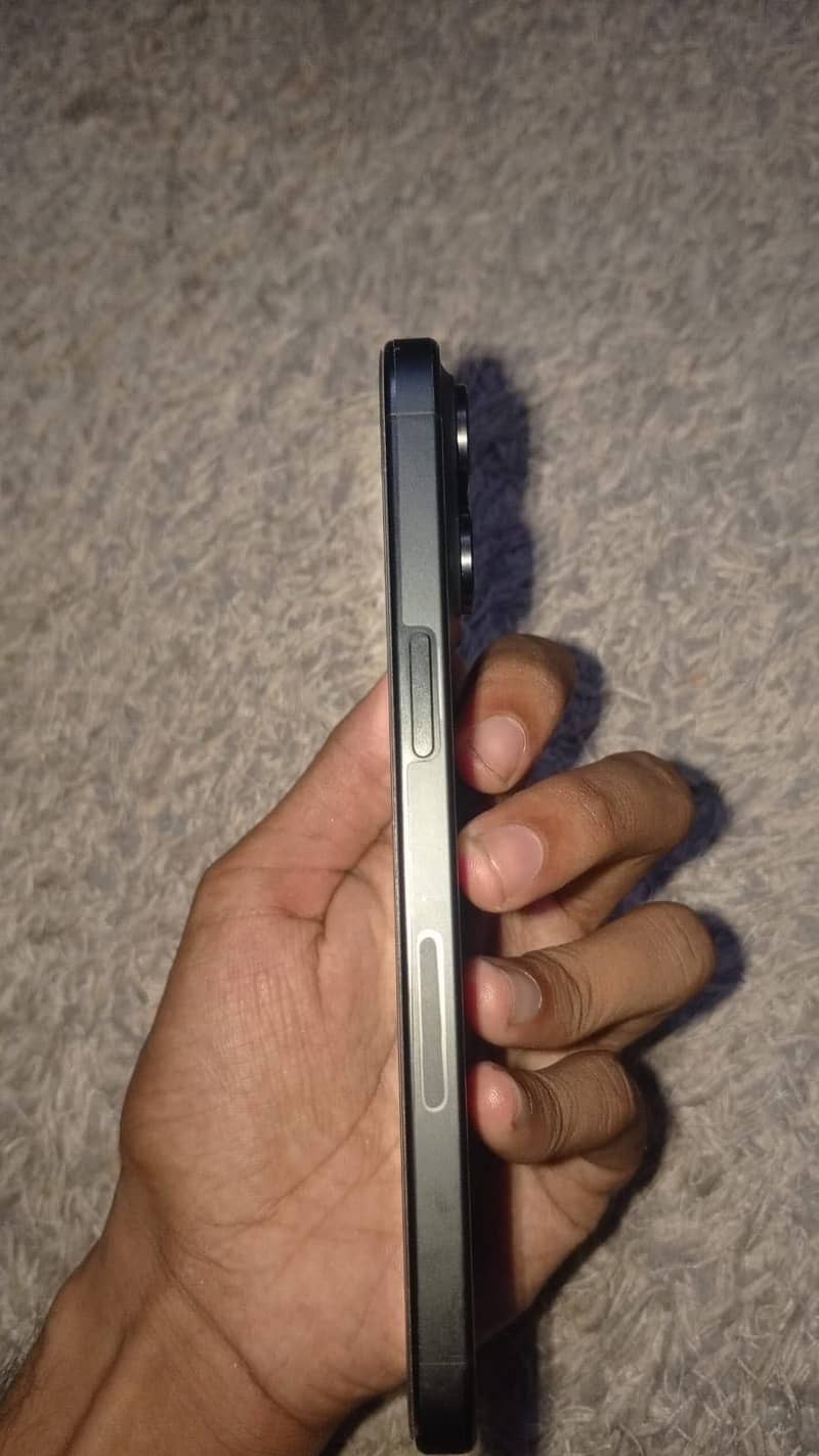 Apple iPhone 15 Pro Max 3