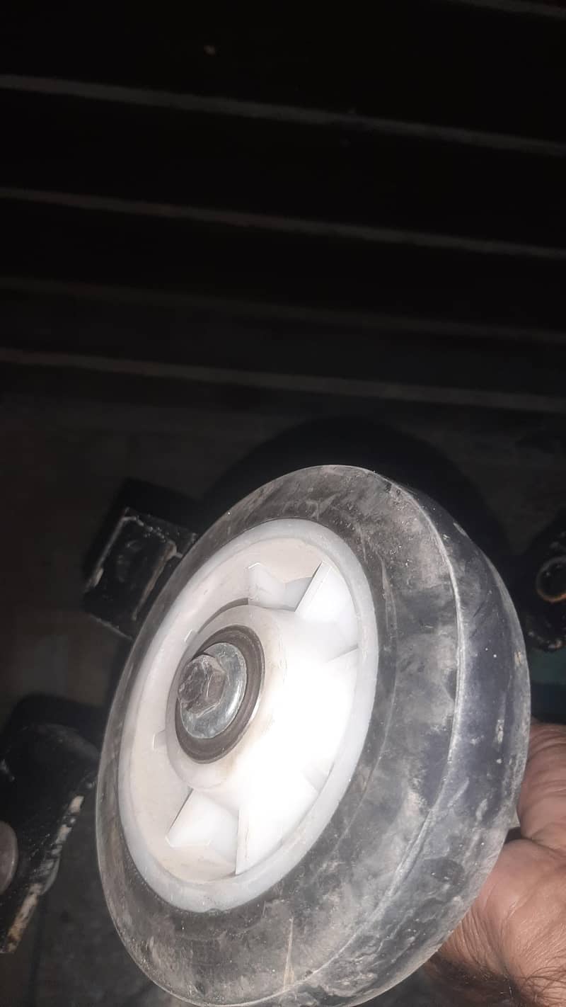 scooty side supporting wheels 1
