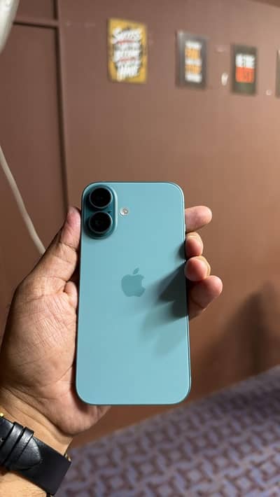 Apple iPhone 16
