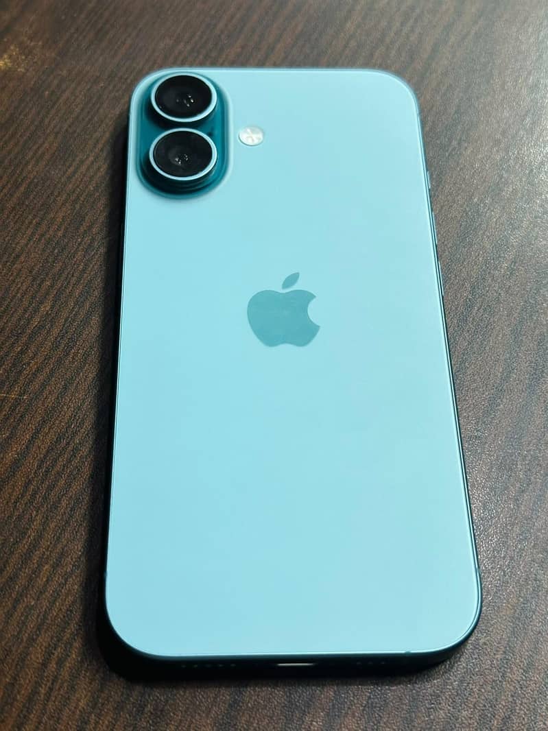 Apple iPhone 16 5