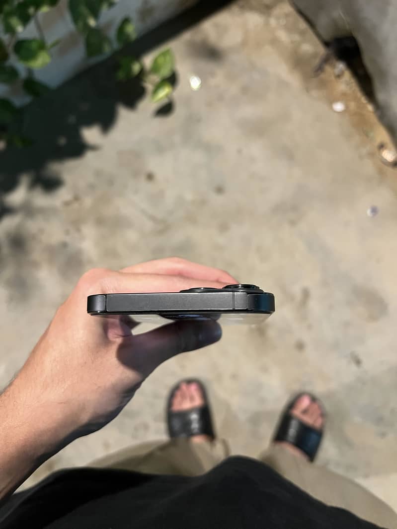 Apple iPhone 13 Pro Max 5