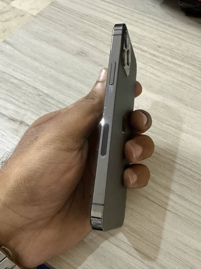 Apple iPhone 12 Pro 2