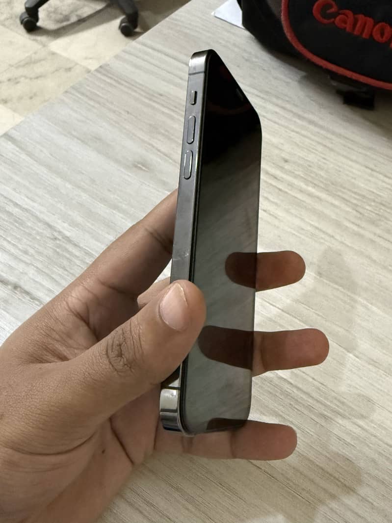 Apple iPhone 12 Pro 3
