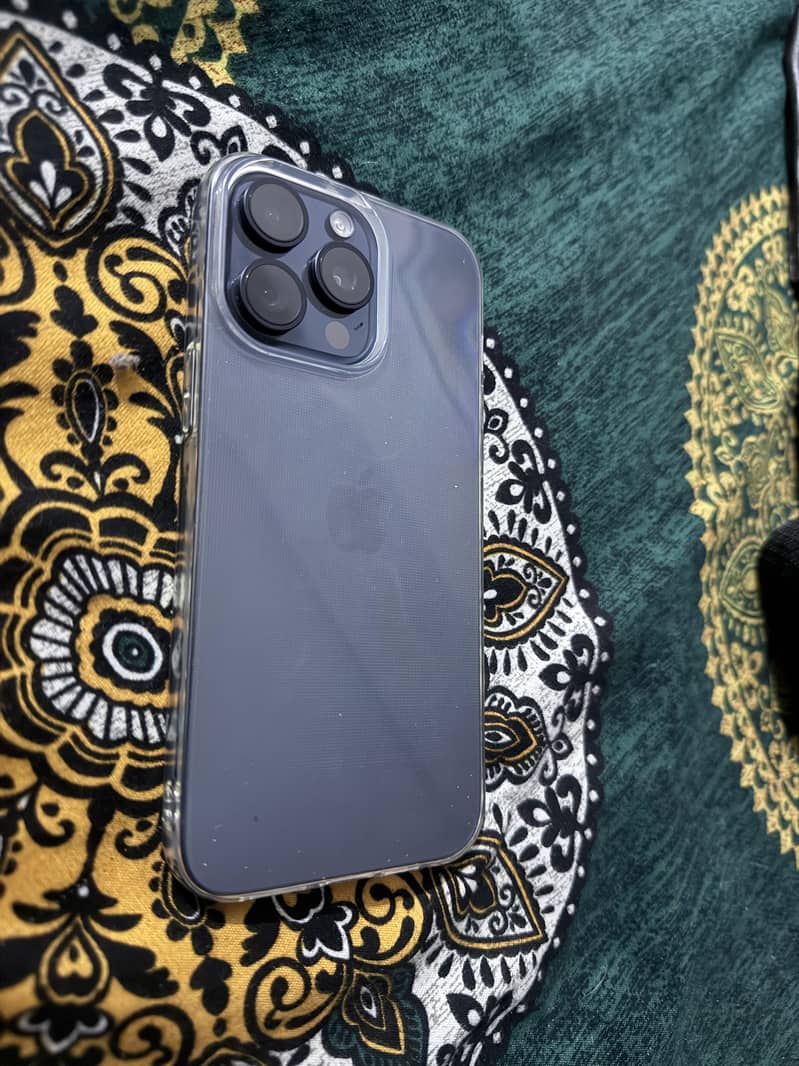Apple iPhone 15 Pro Max 2