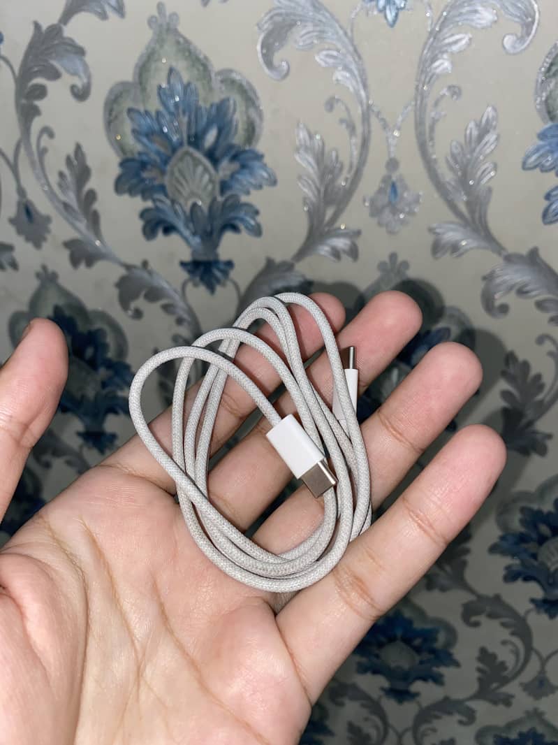3 iPhone original wire C-C 0