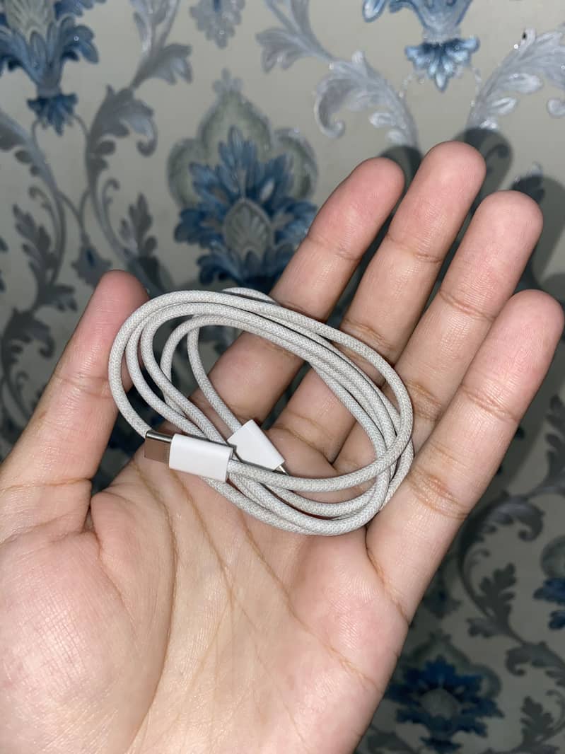 3 iPhone original wire C-C 1