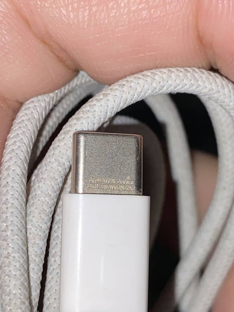 3 iPhone original wire C-C 2