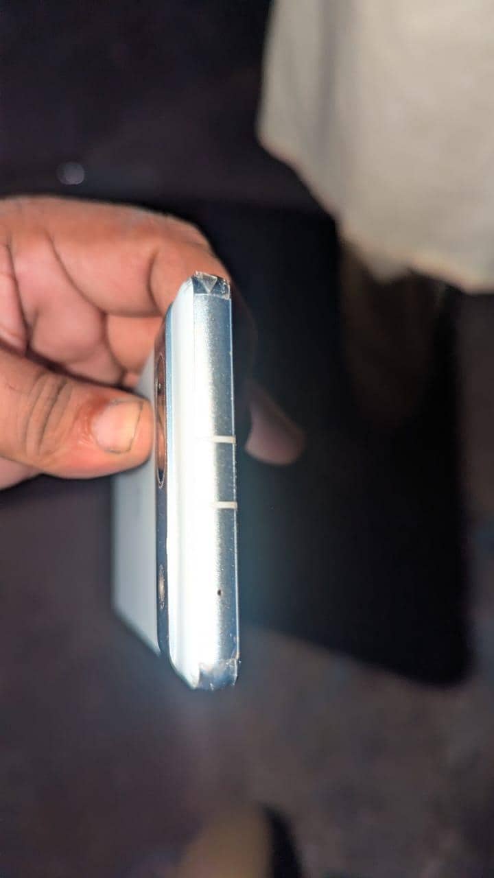 Google Pixel 7a 5