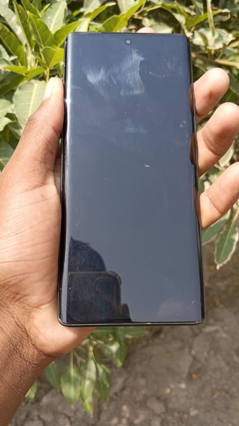 Infinix Note 40 Pro 4