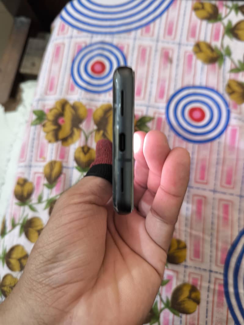 Google Pixel 8 4
