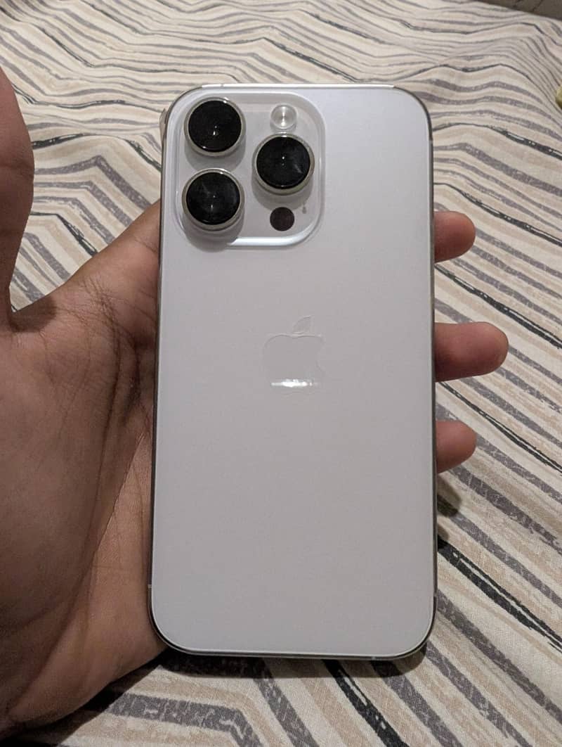 Apple iPhone 14 Pro 0