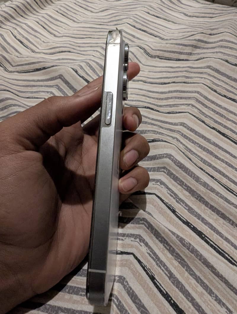 Apple iPhone 14 Pro 1