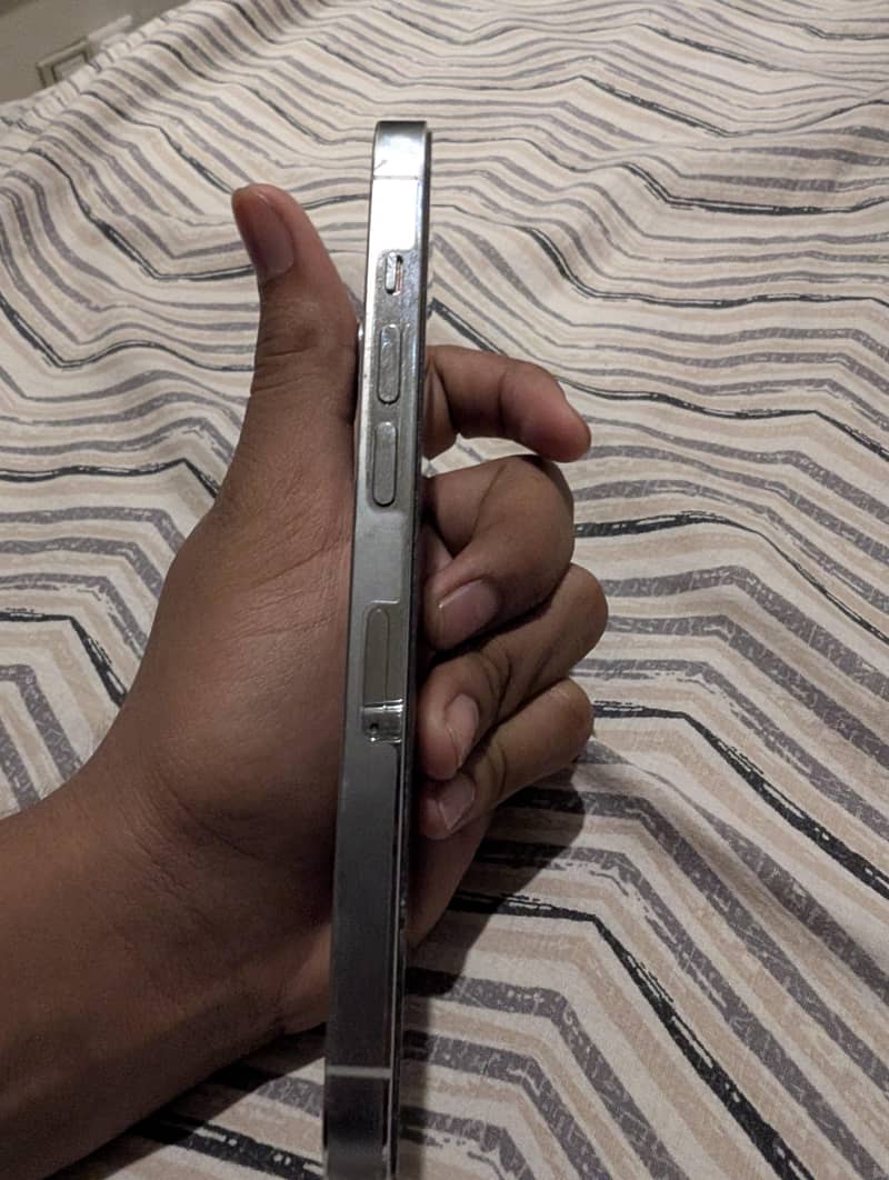 Apple iPhone 14 Pro 2