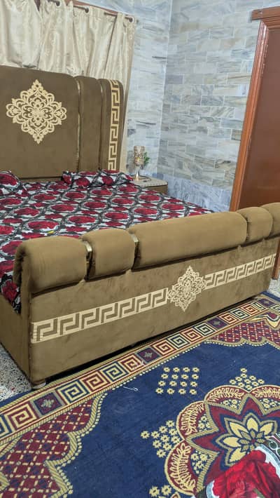 ya bed ha Jo ap picture ma Dak Raha hai condition achi bager from ka