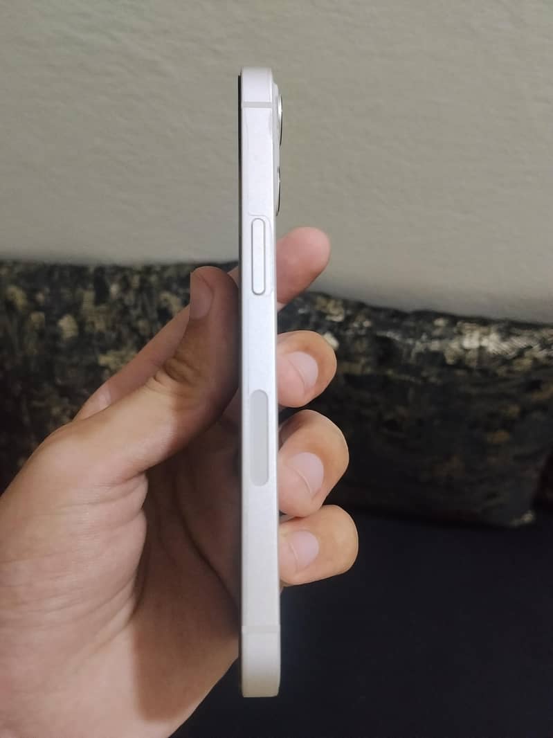 Apple iPhone 13 3