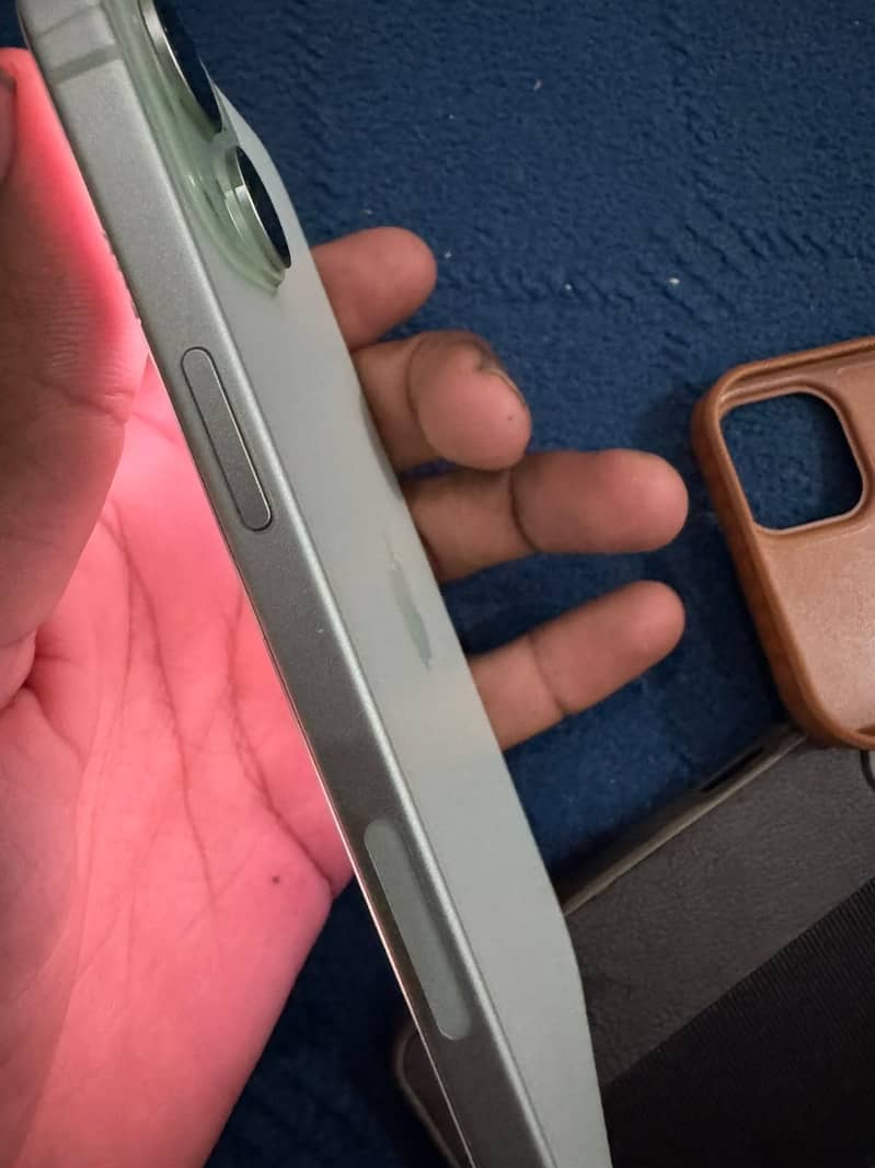 Apple iPhone 15 plus 2