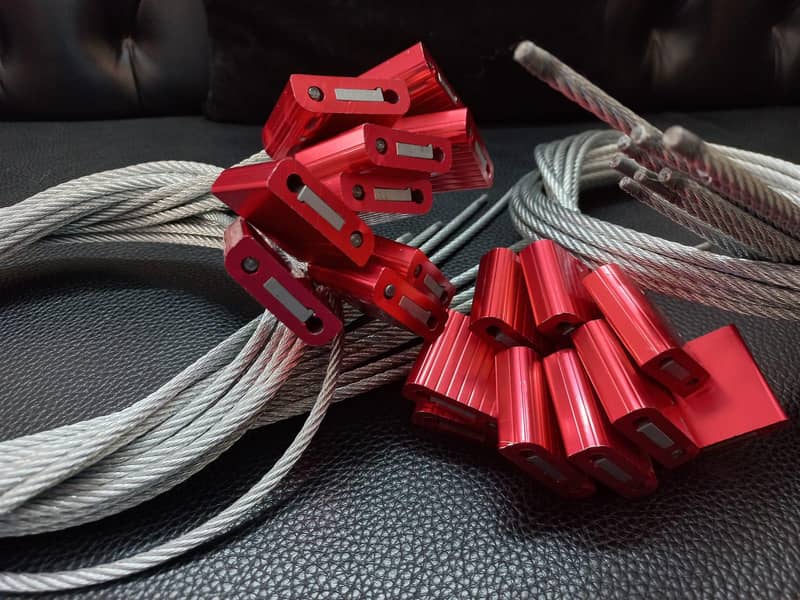 imported Plastic & Wire seals 4