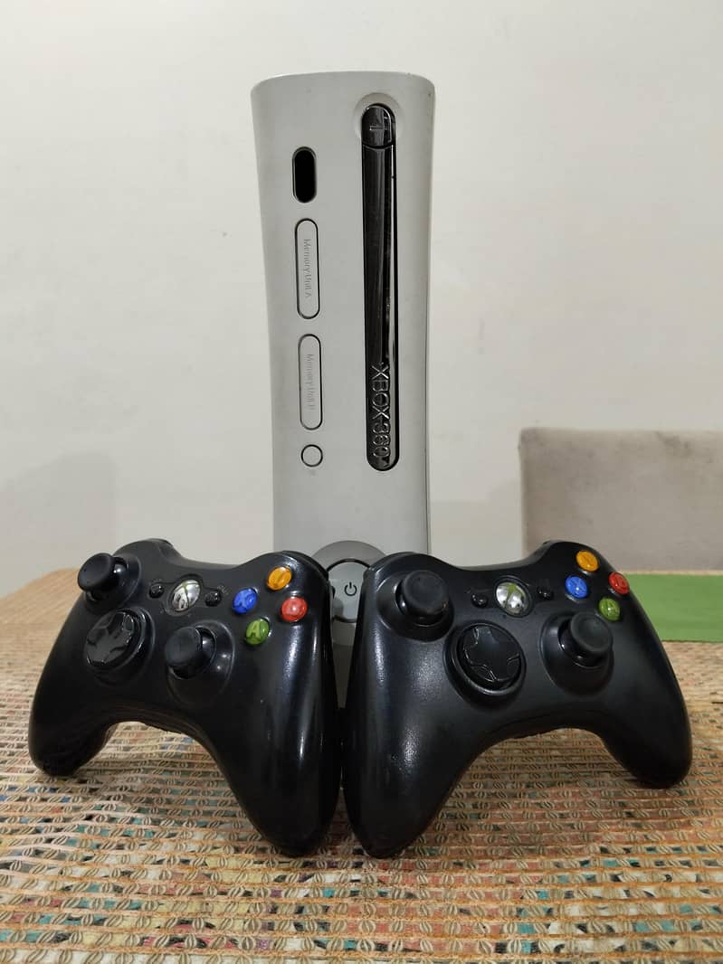 Xbox 360 with 2 wire less controller 0