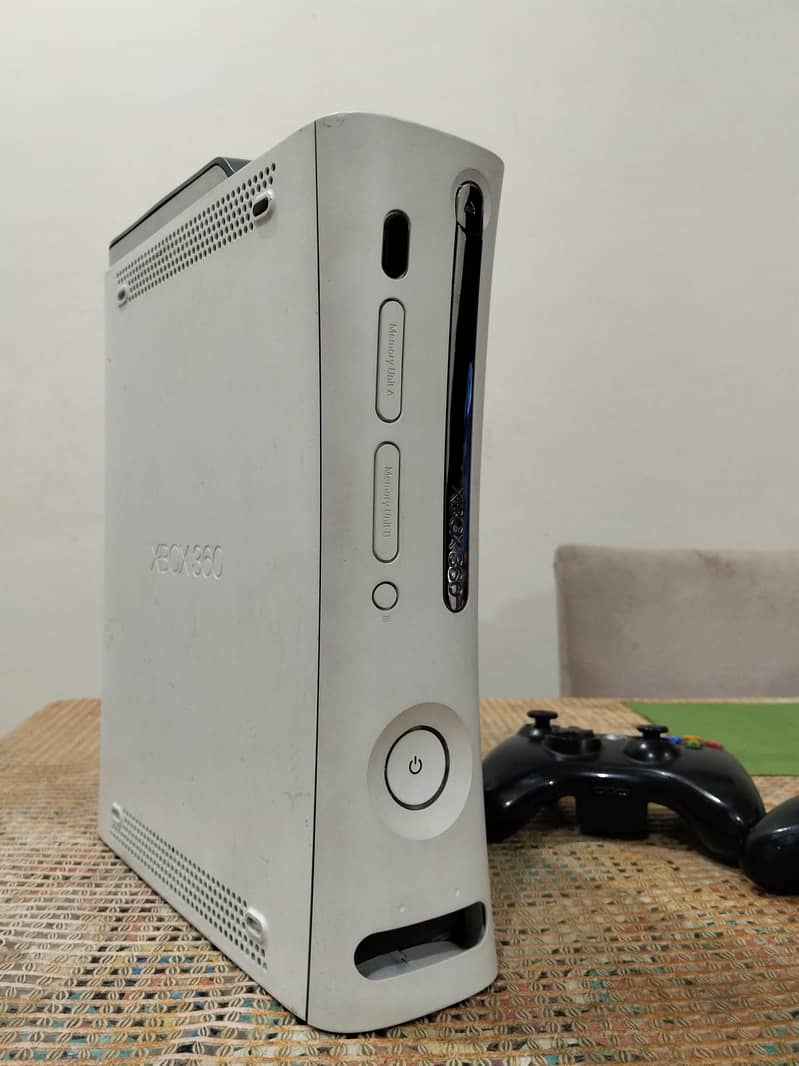 Xbox 360 with 2 wire less controller 1