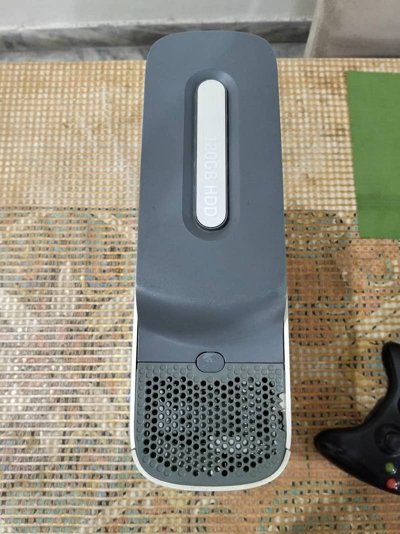 Xbox 360 with 2 wire less controller 3