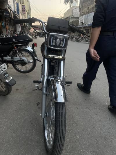 Honda 125 special edition only 500km driven