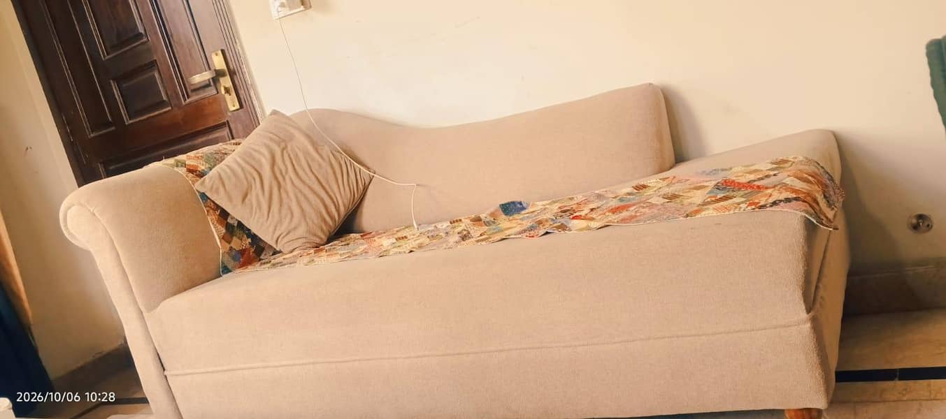 sofa dewan 0