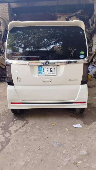 Honda N Box Custom 2015