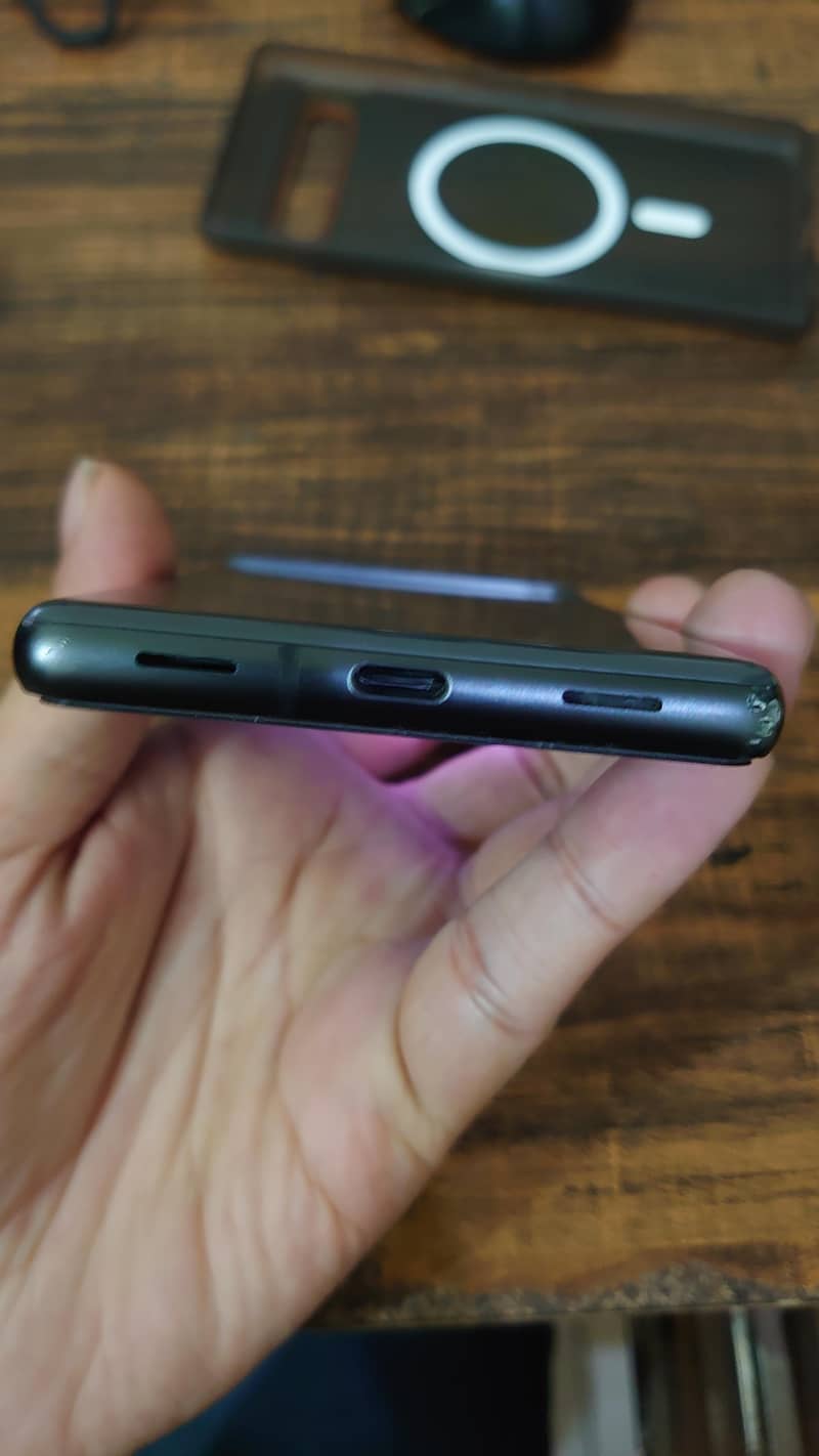 Google Pixel 7a 5