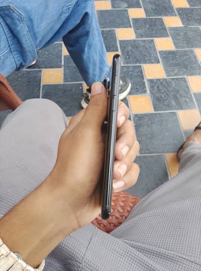 Mobile All ok IPhone 7 Only bettery change Baki Har chez ok Hai