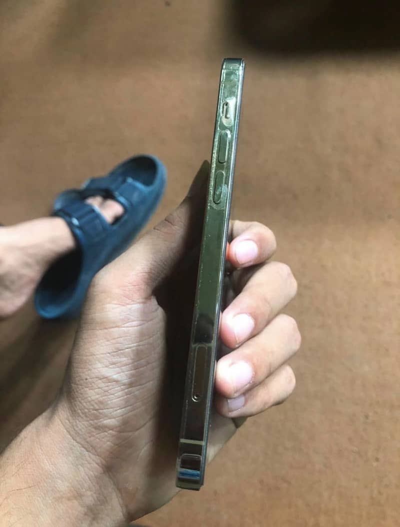 Apple iPhone 12 Pro 1