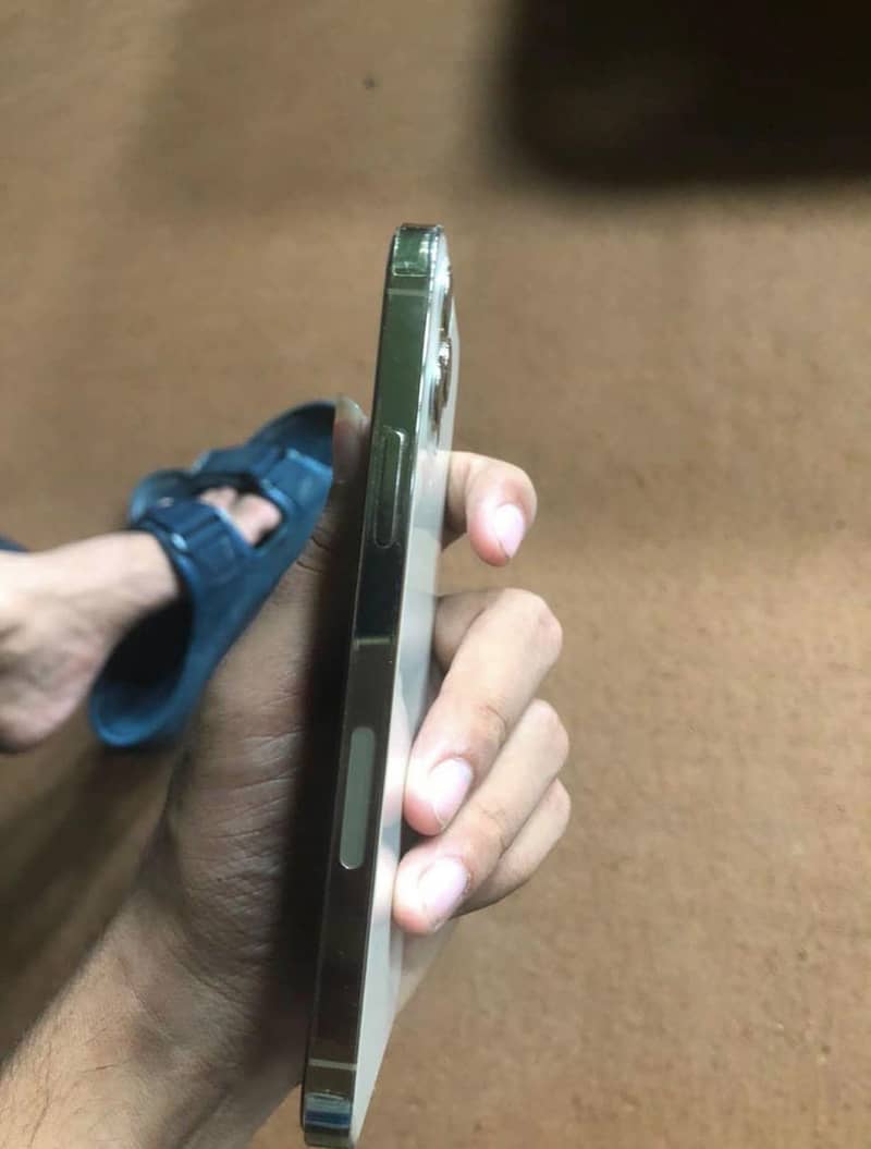 Apple iPhone 12 Pro 4