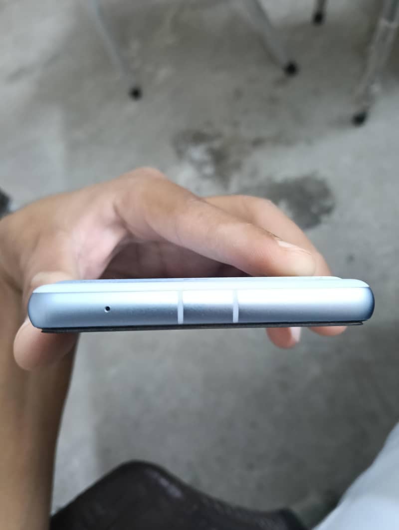 Google Pixel 7a 5