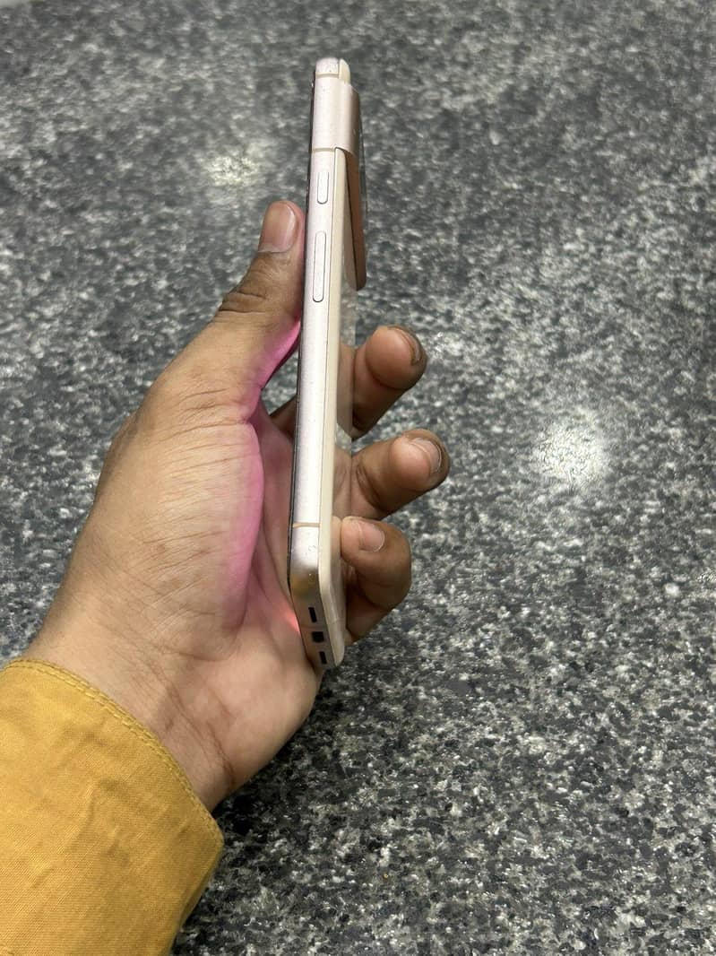 Google Pixel 8 2