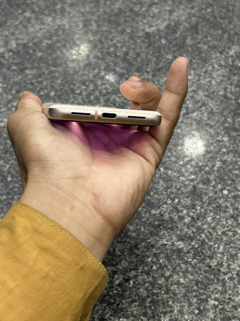 Google Pixel 8 3